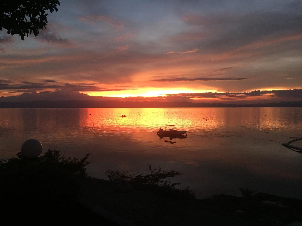 Cabilao Sunset Dive & Beach Resort Loon Exterior foto
