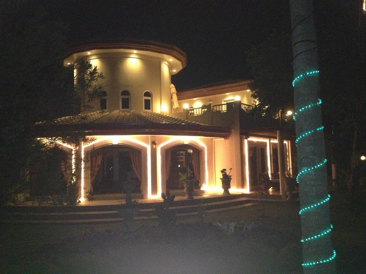Cabilao Sunset Dive & Beach Resort Loon Exterior foto