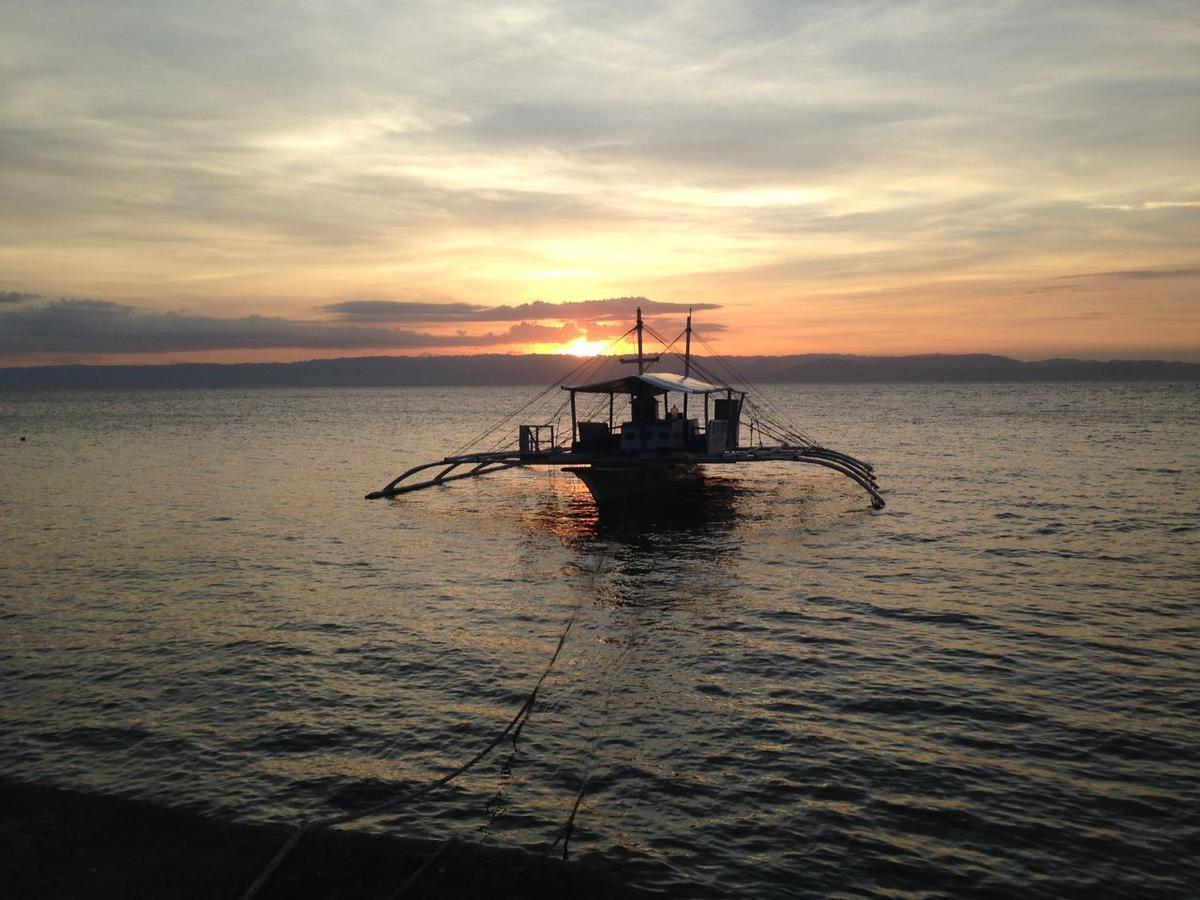 Cabilao Sunset Dive & Beach Resort Loon Exterior foto